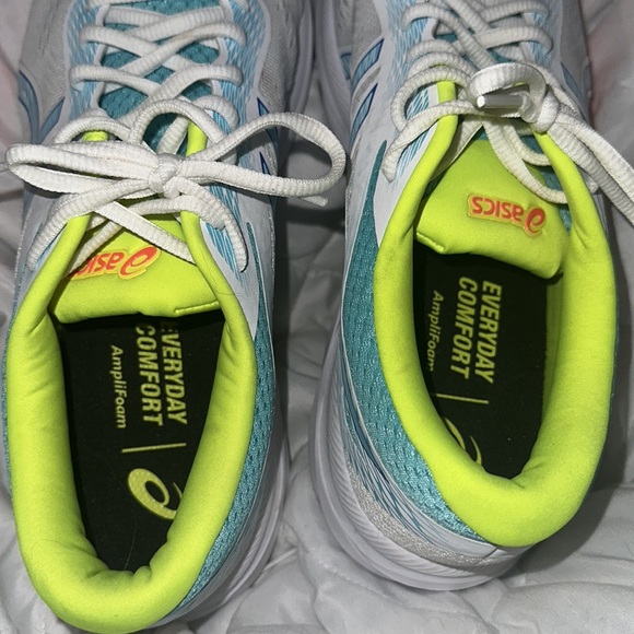 Womens ASICS shoes size 11 - Picture 6 of 7